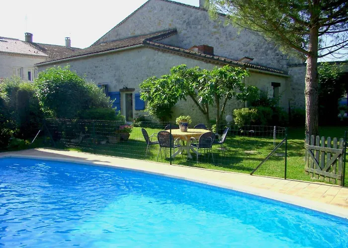 Villa Maison à Avec Piscine - Clévacances 3 Clés *