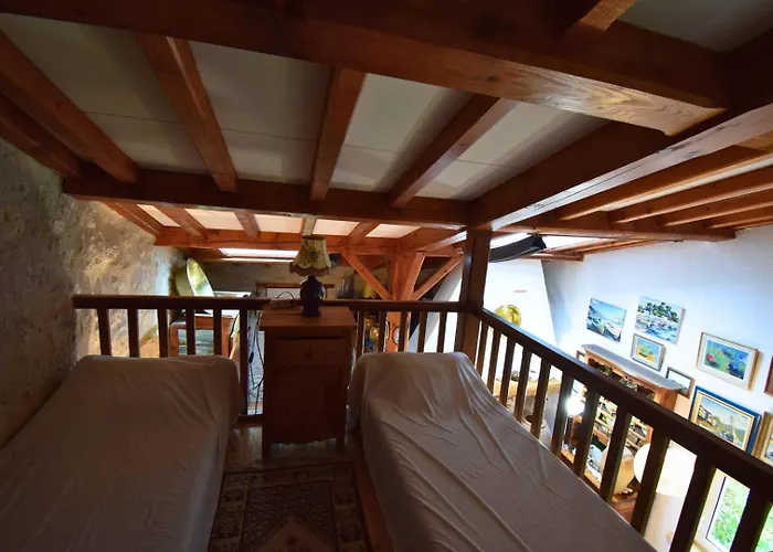 Maison à Avec Piscine - Clévacances 3 Clés *