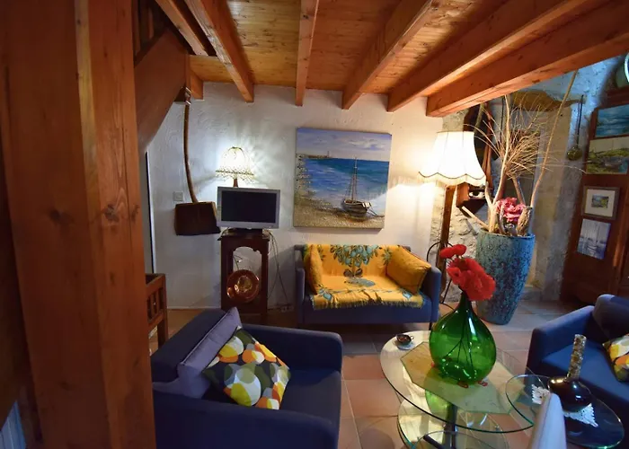 Maison à Avec Piscine - Clévacances 3 Clés