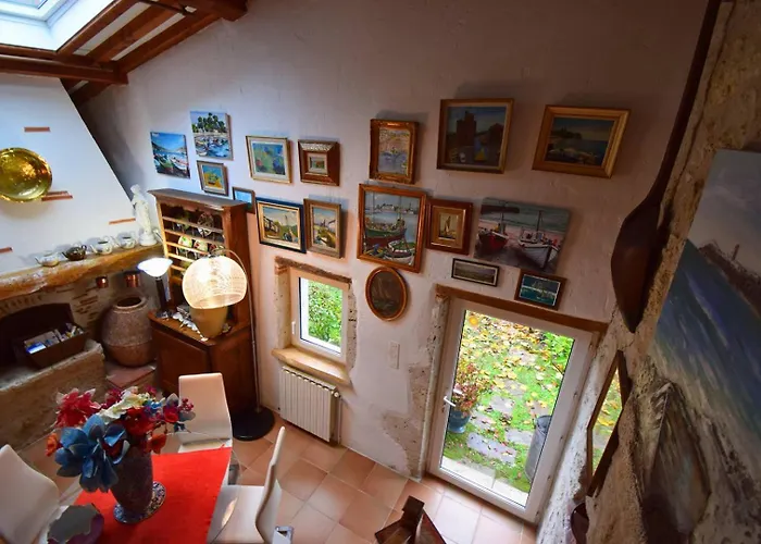 Maison à Avec Piscine - Clévacances 3 Clés Villa