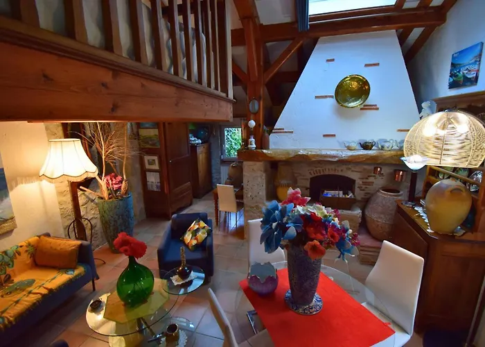 Maison à Avec Piscine - Clévacances 3 Clés Villa Sauvagnas